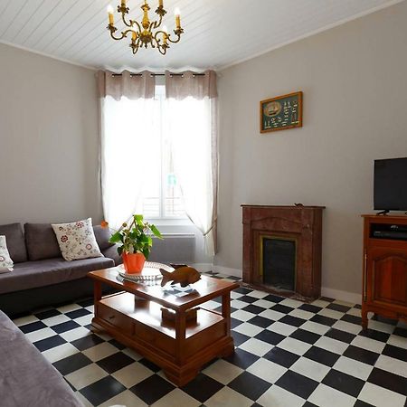 Le Cachet D'Une Maison De Centre-Bourg A 보부와-슈흐-메흐 외부 사진