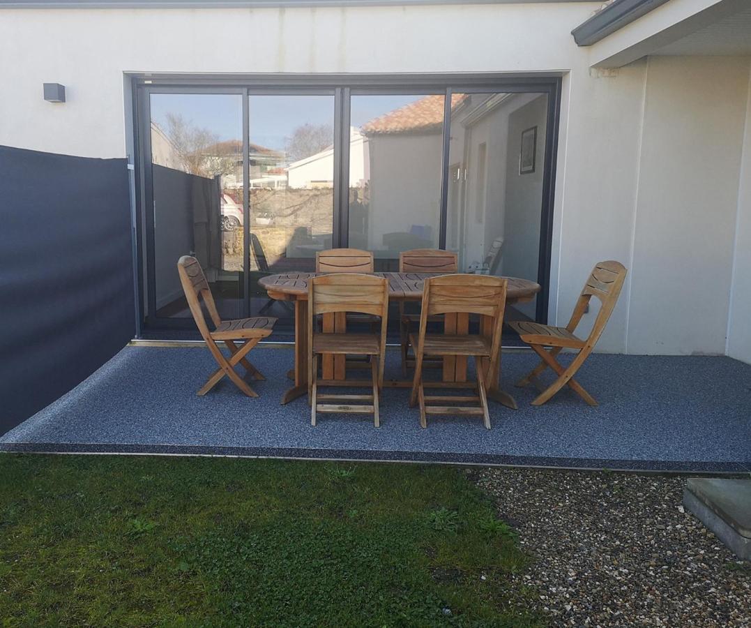 Le Cachet D'Une Maison De Centre-Bourg A 보부와-슈흐-메흐 외부 사진