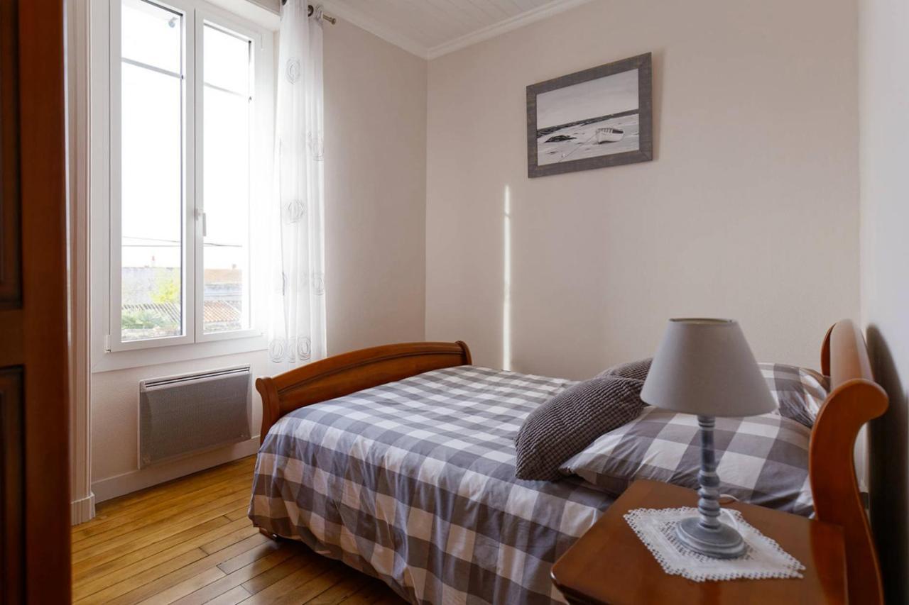 Le Cachet D'Une Maison De Centre-Bourg A 보부와-슈흐-메흐 외부 사진