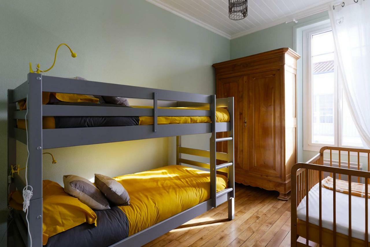Le Cachet D'Une Maison De Centre-Bourg A 보부와-슈흐-메흐 외부 사진
