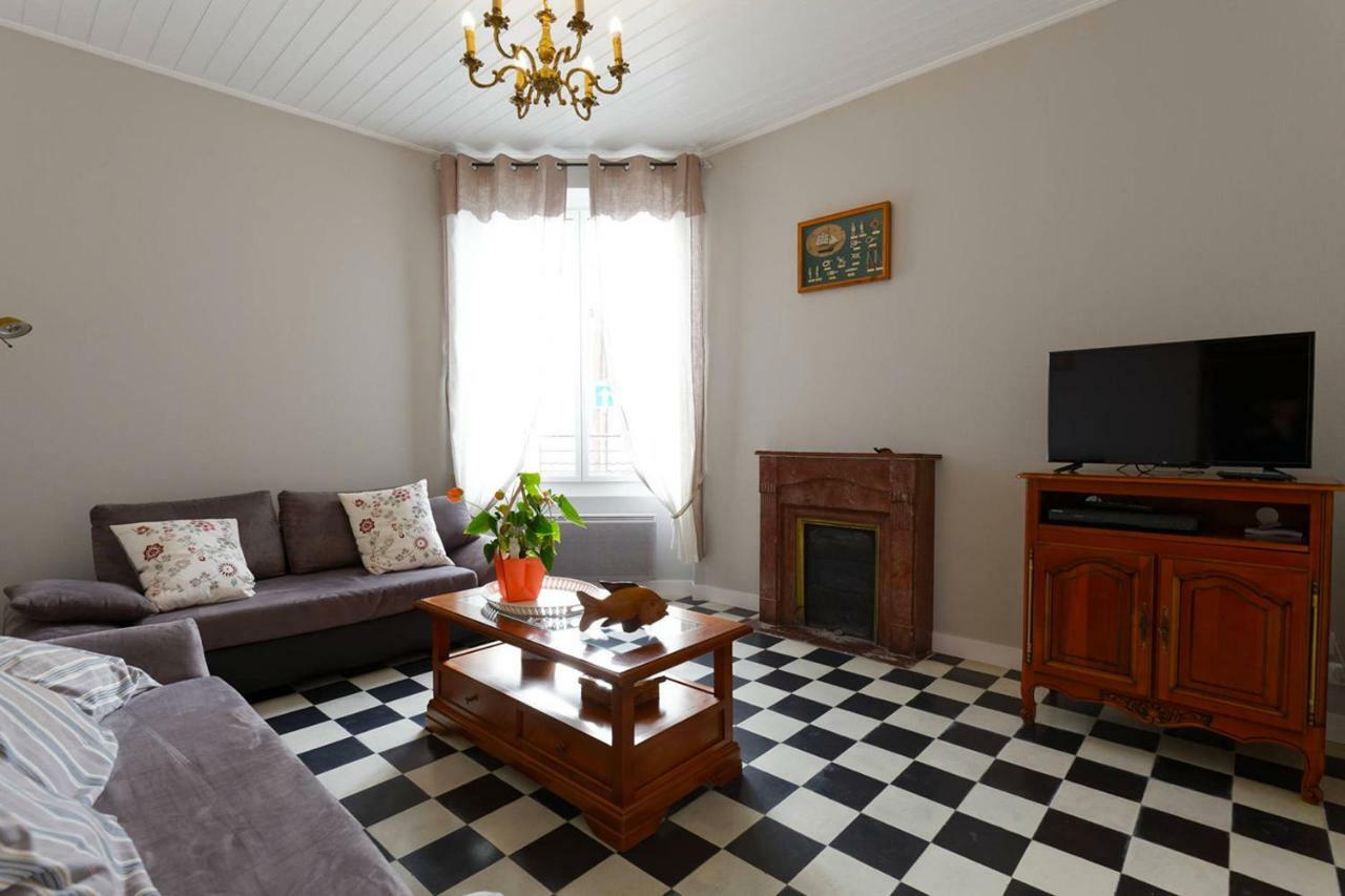 Le Cachet D'Une Maison De Centre-Bourg A 보부와-슈흐-메흐 외부 사진